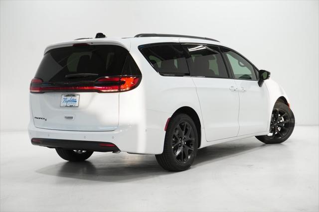 new 2024 Chrysler Pacifica car, priced at $37,500