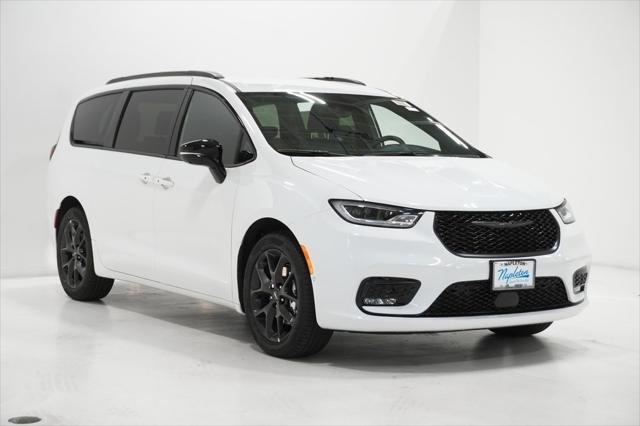 new 2024 Chrysler Pacifica car, priced at $37,500