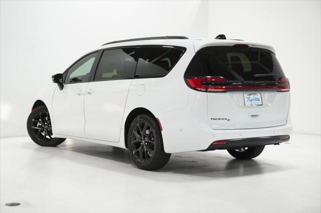 new 2024 Chrysler Pacifica car, priced at $37,500