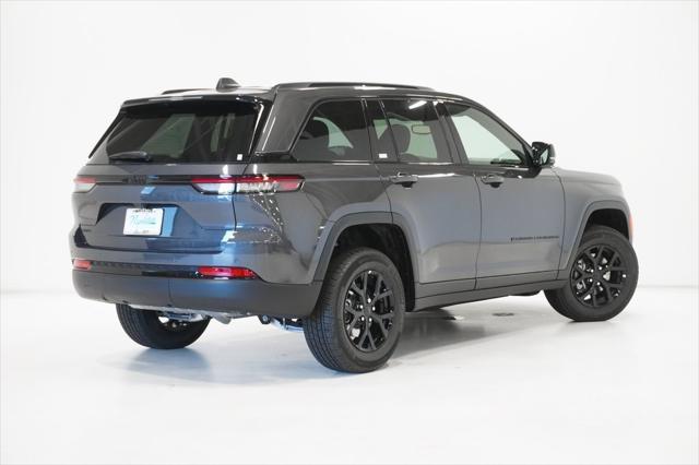 new 2025 Jeep Grand Cherokee car, priced at $44,030