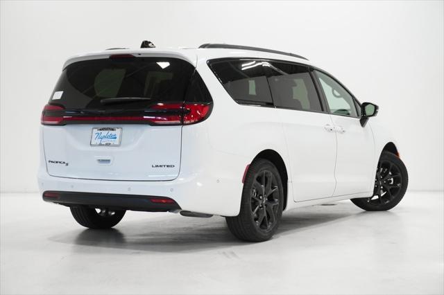 new 2024 Chrysler Pacifica car, priced at $44,970