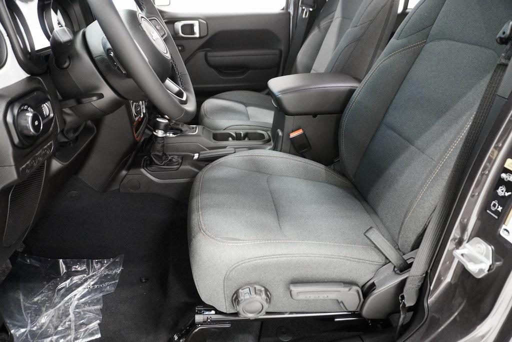 new 2025 Jeep Wrangler car, priced at $42,651