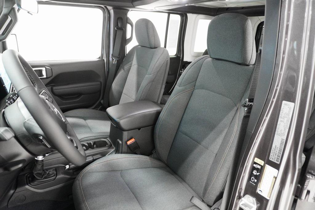 new 2025 Jeep Wrangler car, priced at $42,651
