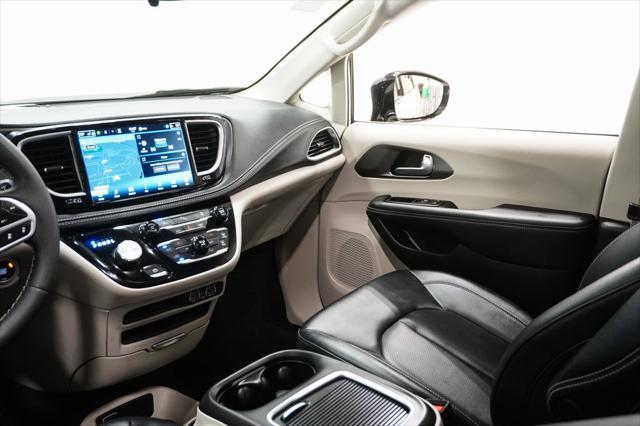 used 2024 Chrysler Pacifica Hybrid car, priced at $32,995