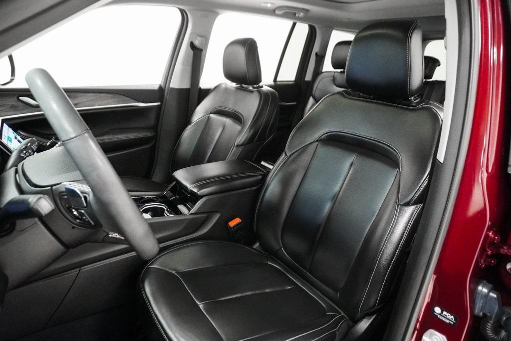 used 2023 Jeep Grand Cherokee car, priced at $32,595