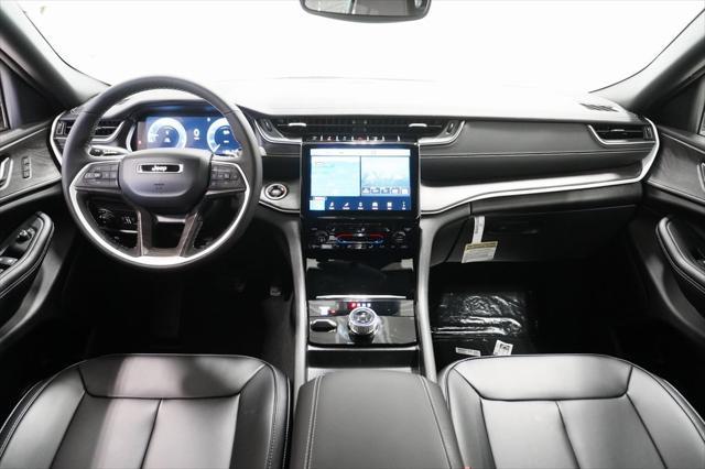 new 2025 Jeep Grand Cherokee car, priced at $47,602