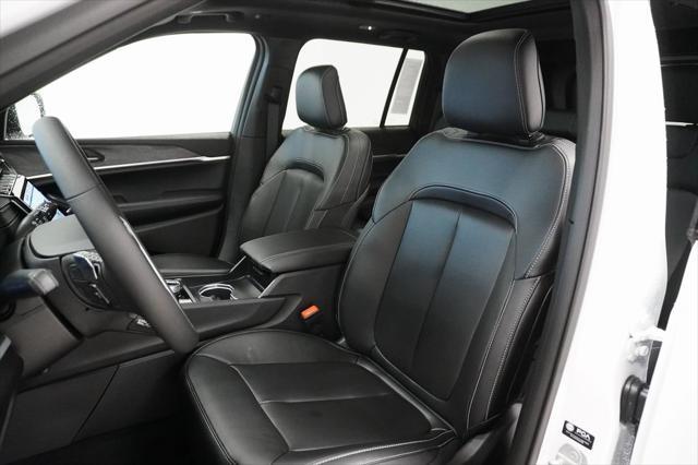 new 2025 Jeep Grand Cherokee car, priced at $47,602