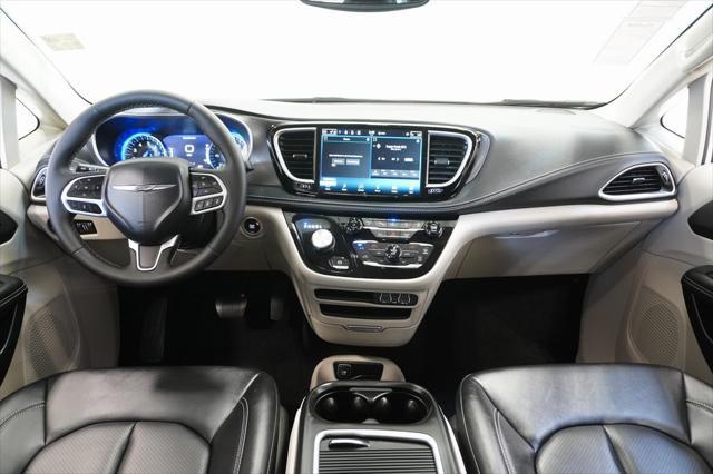 new 2024 Chrysler Pacifica car, priced at $35,997