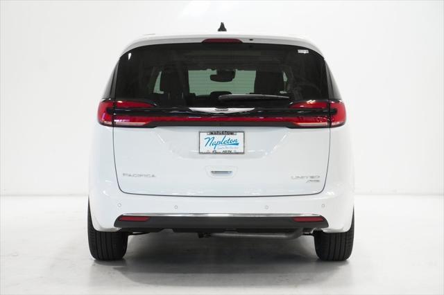 new 2024 Chrysler Pacifica car, priced at $47,198