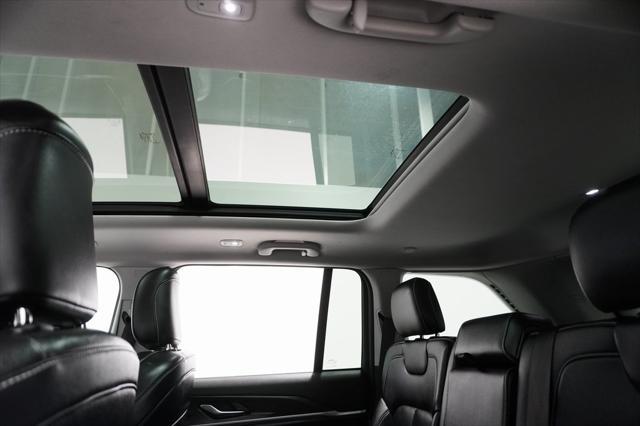 used 2022 Jeep Grand Cherokee car, priced at $27,995