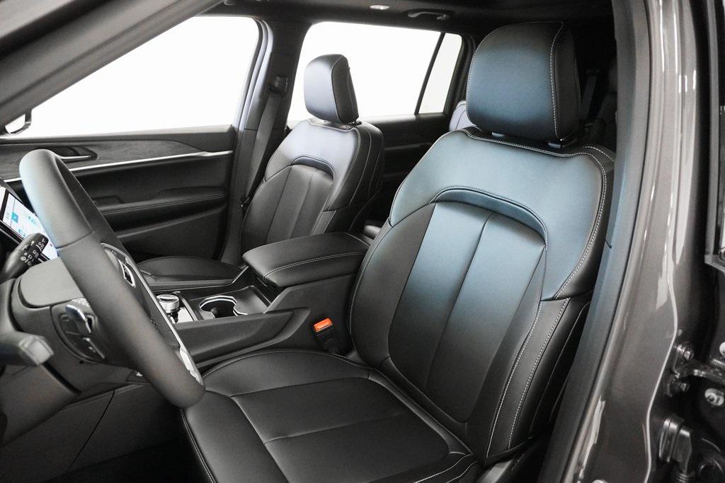 new 2025 Jeep Grand Cherokee L car, priced at $45,635