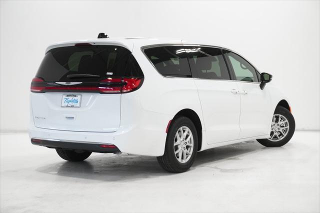 new 2025 Chrysler Pacifica car, priced at $36,289