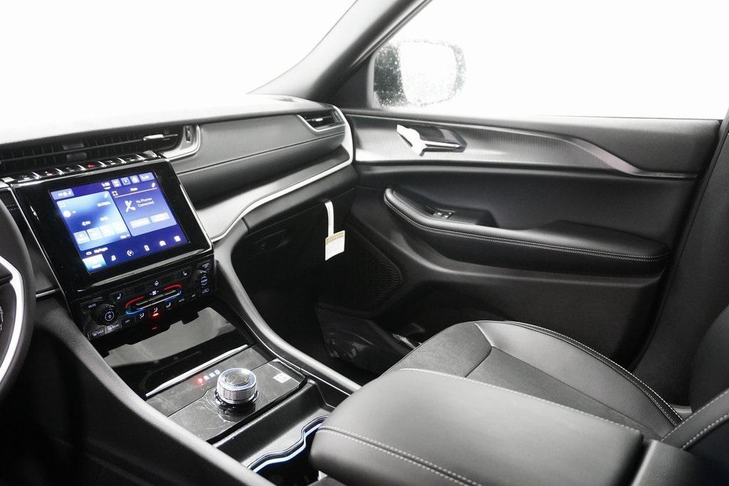 new 2025 Jeep Grand Cherokee L car, priced at $42,098