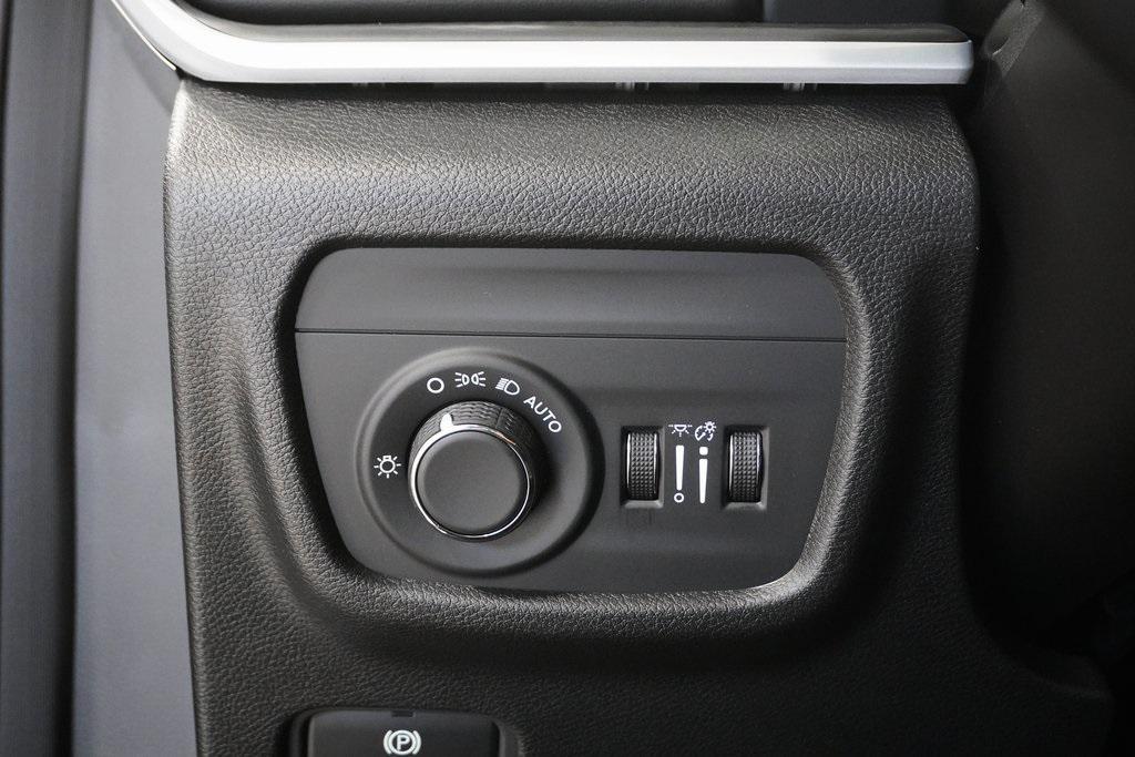 new 2025 Jeep Grand Cherokee L car, priced at $42,098