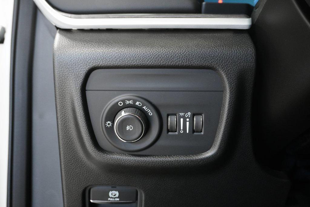 new 2025 Jeep Grand Cherokee car, priced at $43,224