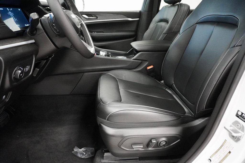 new 2025 Jeep Grand Cherokee car, priced at $43,224