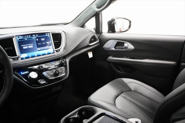 new 2024 Chrysler Pacifica car, priced at $38,693