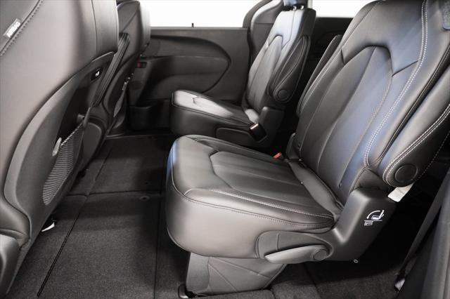 new 2024 Chrysler Pacifica car, priced at $38,693