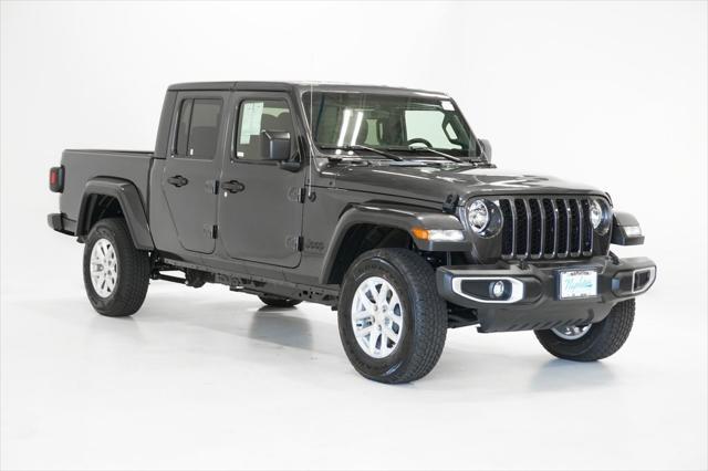 used 2023 Jeep Gladiator car, priced at $43,536