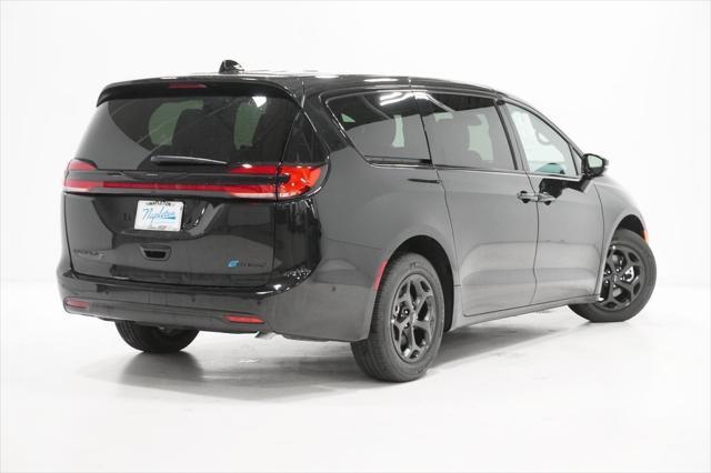 new 2024 Chrysler Pacifica Hybrid car, priced at $48,997