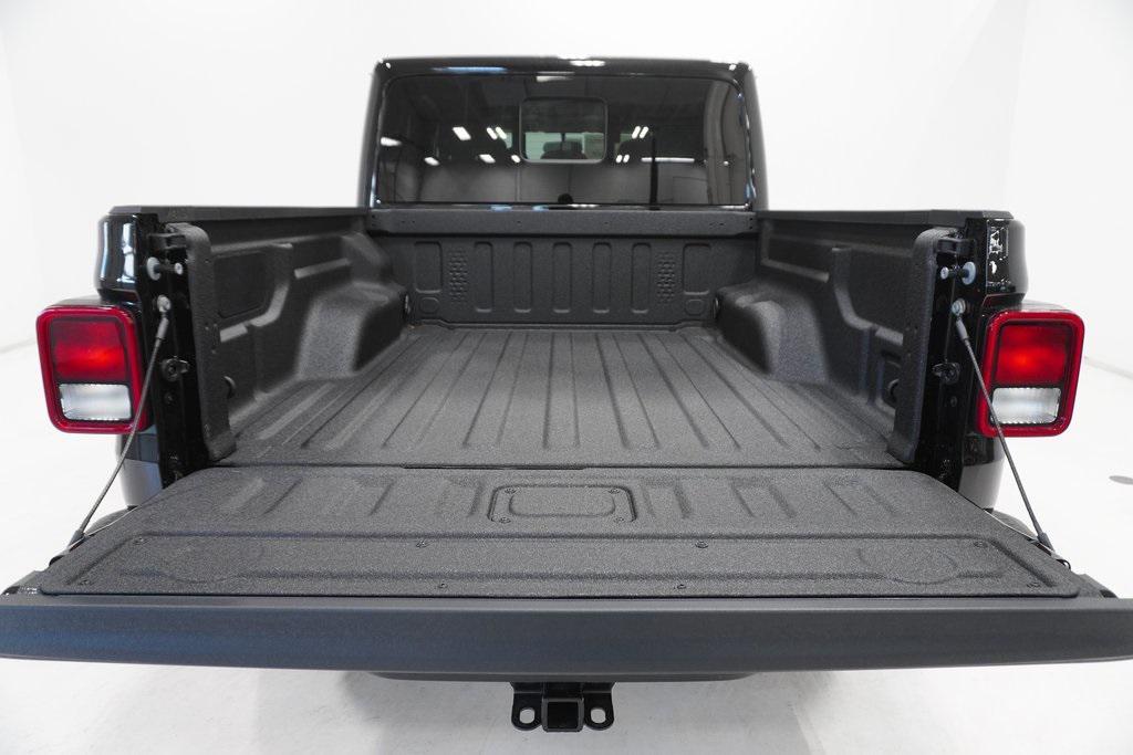 new 2025 Jeep Gladiator car, priced at $44,768