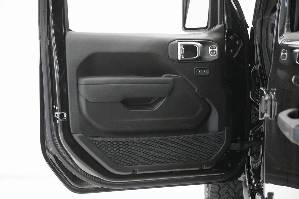 new 2025 Jeep Gladiator car, priced at $44,768