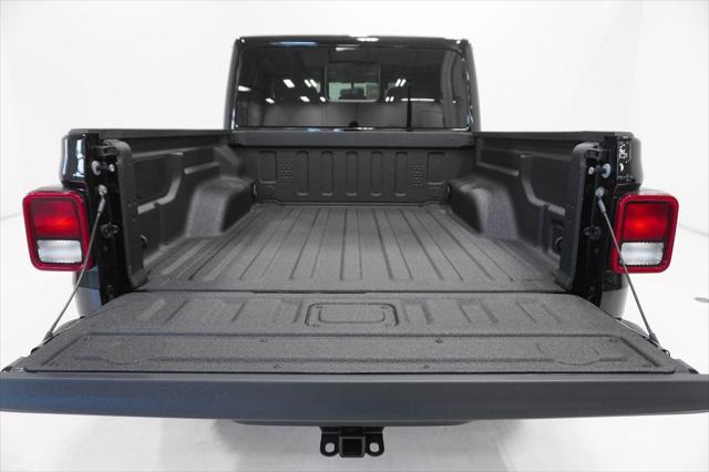 new 2025 Jeep Gladiator car, priced at $45,830