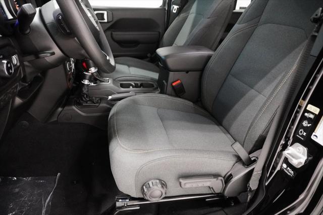 new 2025 Jeep Gladiator car, priced at $45,830