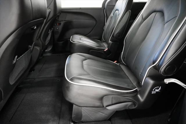 new 2024 Chrysler Pacifica car, priced at $42,997