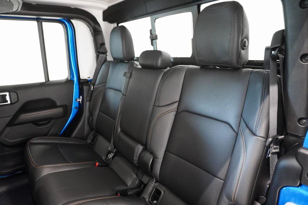 new 2025 Jeep Gladiator car, priced at $45,639