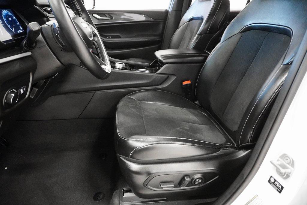 used 2022 Jeep Grand Cherokee car, priced at $33,995