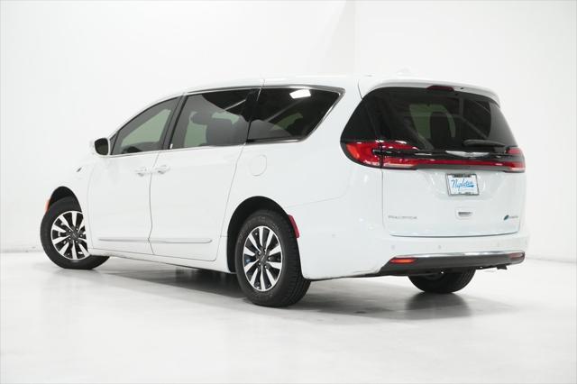 used 2022 Chrysler Pacifica Hybrid car, priced at $30,995