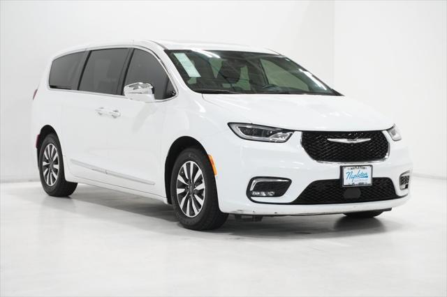 used 2022 Chrysler Pacifica Hybrid car, priced at $30,995