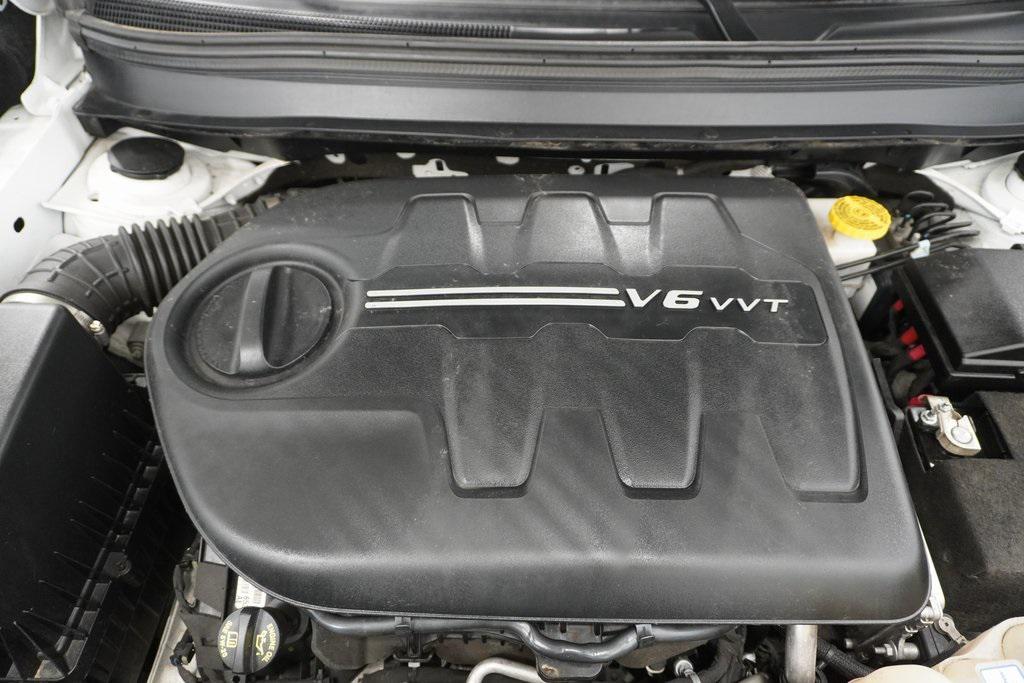 used 2022 Jeep Cherokee car, priced at $21,495
