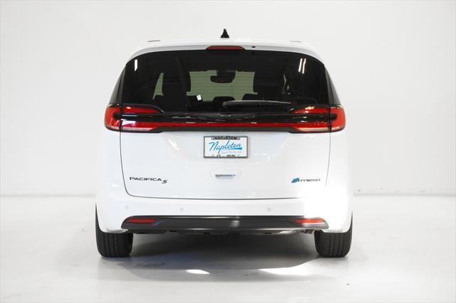 new 2024 Chrysler Pacifica Hybrid car, priced at $50,637