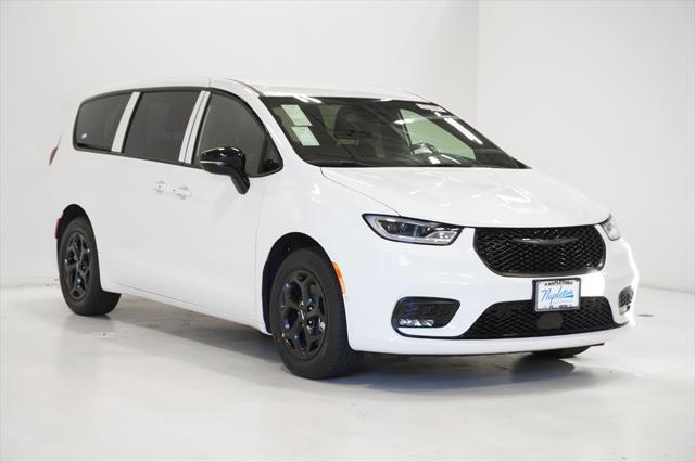 new 2024 Chrysler Pacifica Hybrid car, priced at $50,637