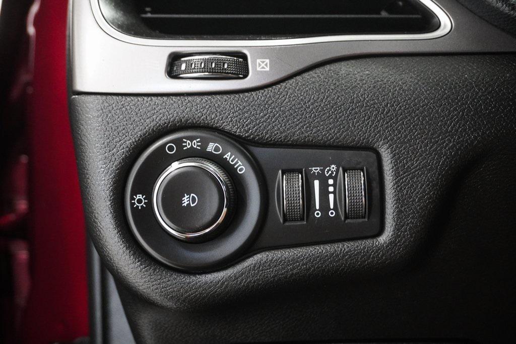 used 2021 Jeep Cherokee car, priced at $22,995