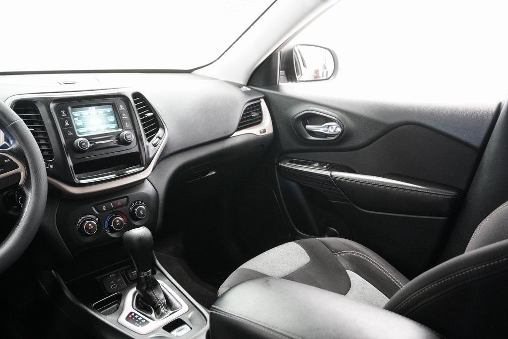 used 2015 Jeep Cherokee car, priced at $8,497