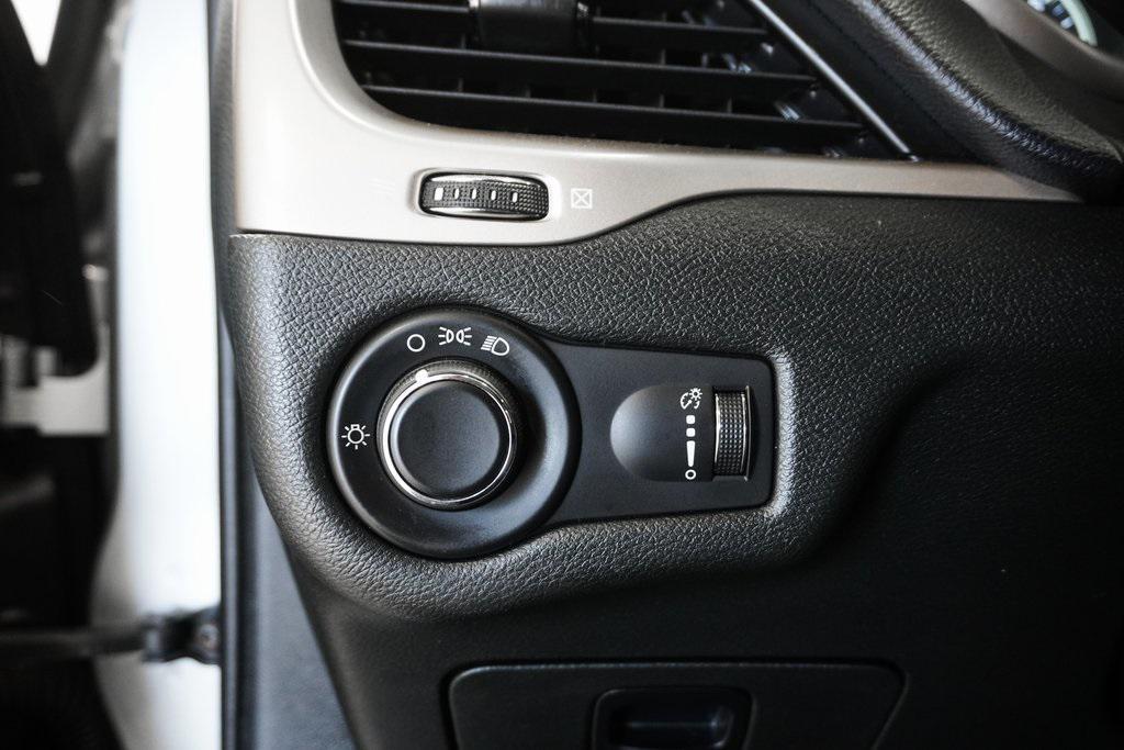 used 2015 Jeep Cherokee car, priced at $8,497
