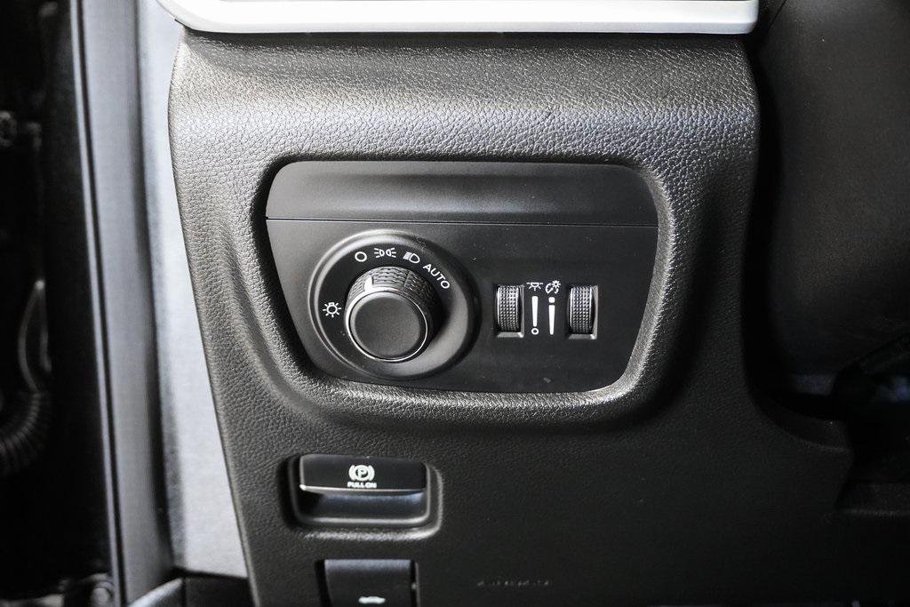 used 2024 Jeep Grand Cherokee car, priced at $32,295