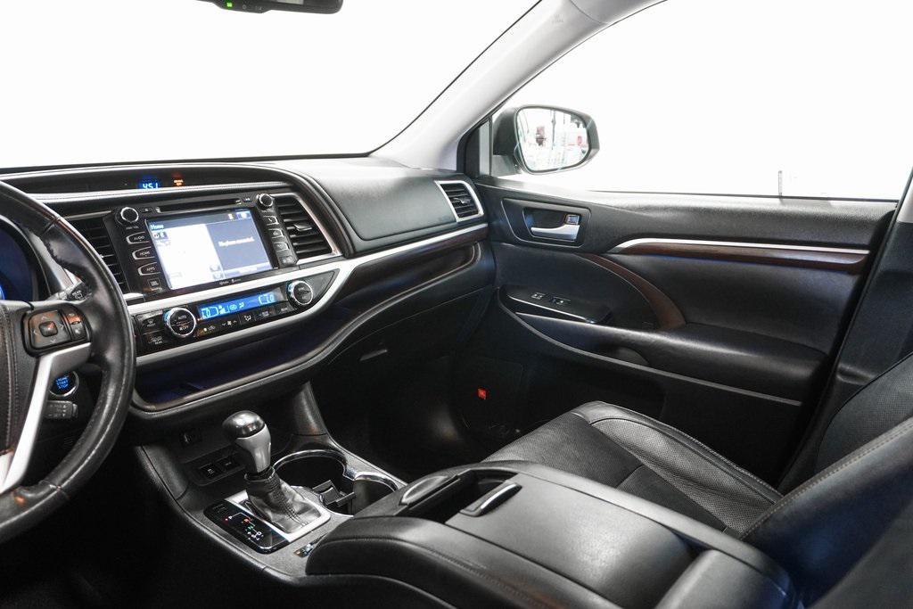 used 2014 Toyota Highlander car, priced at $17,495