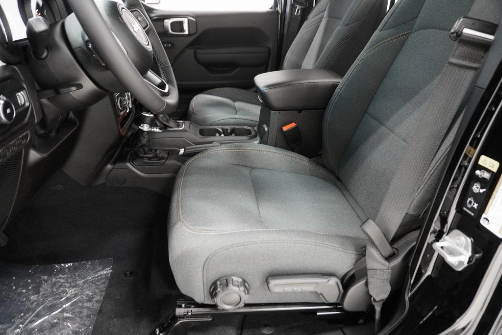 new 2025 Jeep Wrangler car, priced at $42,651