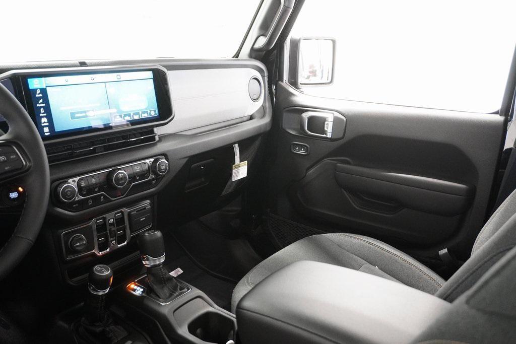 new 2025 Jeep Wrangler car, priced at $42,651
