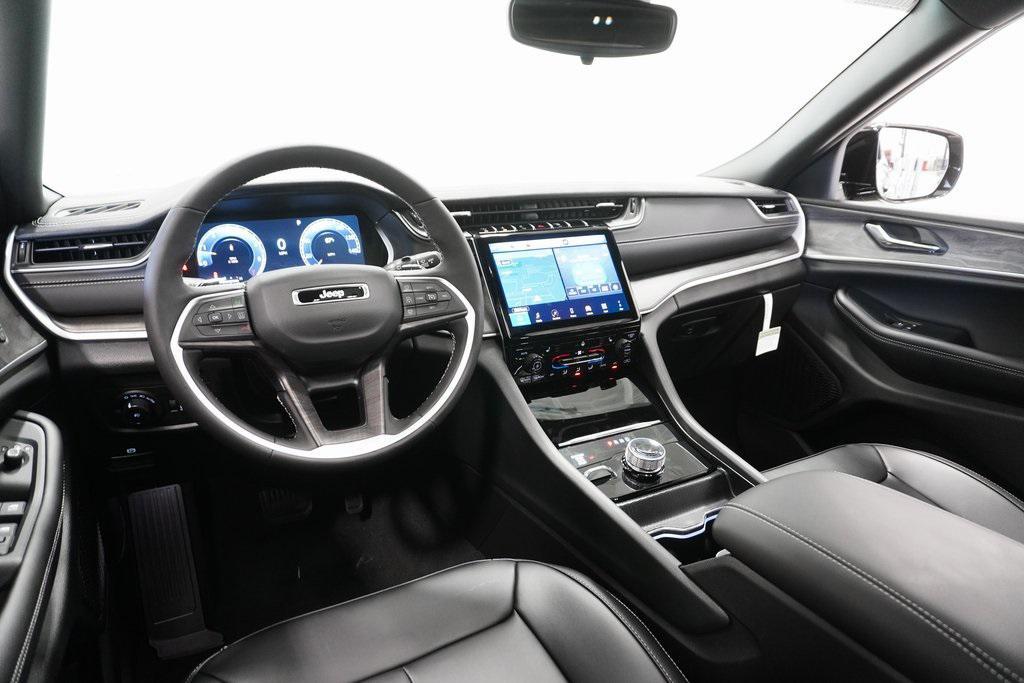new 2025 Jeep Grand Cherokee L car, priced at $45,821