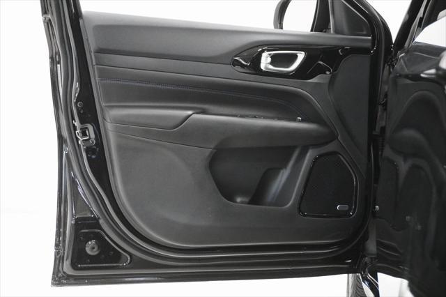 new 2025 Jeep Compass car, priced at $32,095