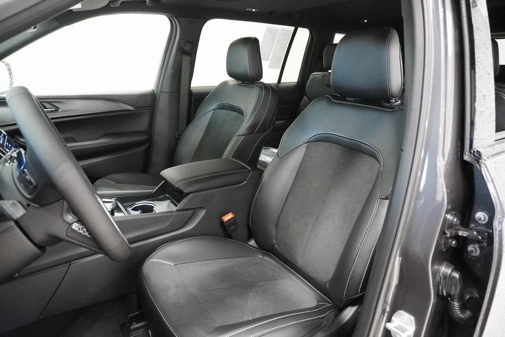 new 2025 Jeep Grand Cherokee L car, priced at $46,656