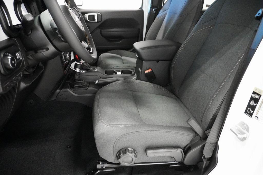 new 2025 Jeep Wrangler car, priced at $49,115