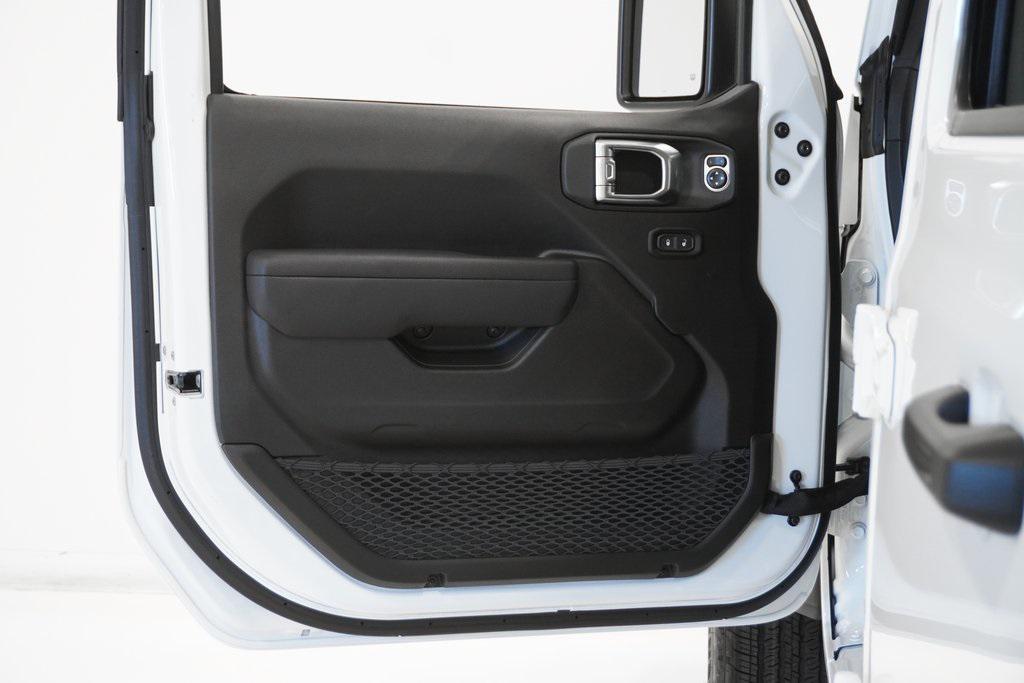 new 2025 Jeep Wrangler car, priced at $49,115