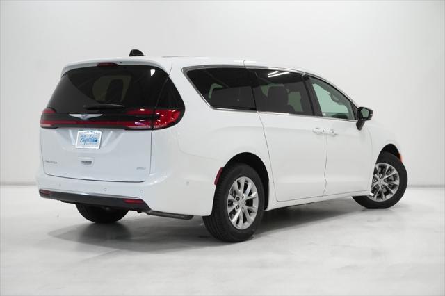 new 2025 Chrysler Pacifica car, priced at $45,753