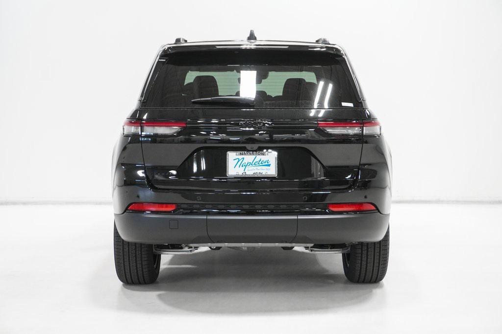 new 2025 Jeep Grand Cherokee car, priced at $44,636